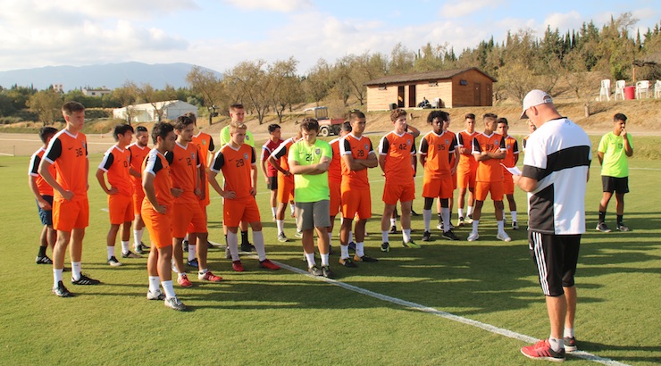Bobby-Lennons-Marbella-United-FC-Focuses-on-Trials-for-Youth-Players-training.jpg