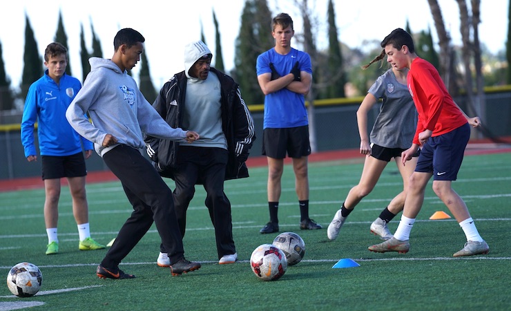 Speed To Burn - Paul Wright training youth soccer players in San Diego