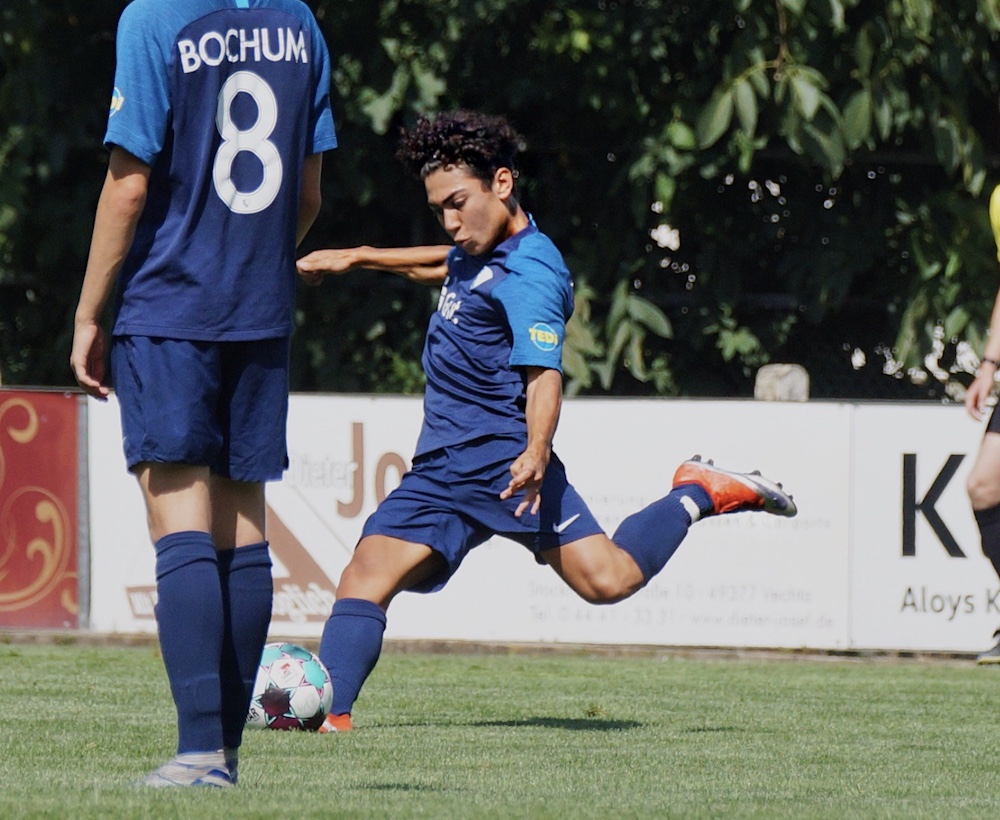 Former Irvine Strikers FC youth soccer player Luca Fava signs with Germany’s VfL Bochum 1848 U17. Fava was coached by Roy Chingirian